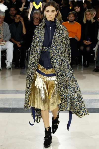 Look 37